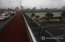 동부간선도로 통제에 출근길 교통 비상