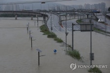 불어난 중랑천물에 잠긴 동부간선도로
