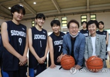 중학교 농구부 방문한 국가인권위원장