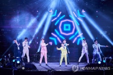 4번 연기된 미스터트롯 콘서트 우여곡절 끝 오늘 개막