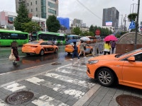[OK!제보] 불법 주정차 몸살 앓는 신촌로…단속 시설물 제대로 관리되나