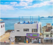 역대급 장마에도 7말 8초 휴가가 제맛…편의점 여행용품 인기