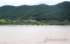 낙동강 제방 붕괴에 불어난 물
