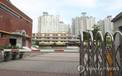 2주간 원격 수업으로 썰렁한 학교