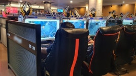 자정 넘자 장사 끝…PC방·노래방 등 기약 없는 영업 종료