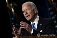 바이든, 세 아들 앞 흑인 피격 사건에 총격이 미국 영혼 관통