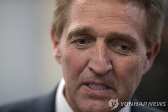 [미 공화 전대] 전직 공화당 의원 20여명 바이든 지지…트럼프 잔칫날 '찬물'