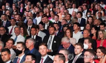 [미 공화 전대] '백악관은 딴나라'…방역지침 무시된 트럼프 수락연설