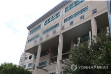10대 확진자 나온 경남 한 고등학교