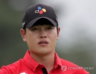 꼬끼오포천일동지점 | 페어웨이 공략지점 살피는 이재경
