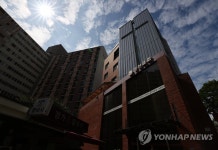 대면예배 강행 교회 중 두 번째 걸린 교회 2곳 고발