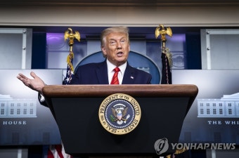 트럼프, '흑인피격' 시위대 살해한 10대 지지자 두둔