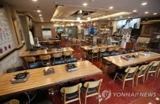 2.5단계 격상하자 수도권 편의점은 저녁 9시가 매출피크 타임