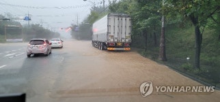 태풍에 침수된 부산 정관 산단로