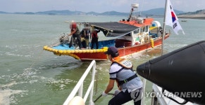 인천 앞바다서 어선·고무보트 잇따라 표류…5명 구조