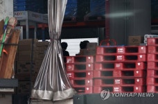 쿠팡물류센터 관련 3명 추가 확진…총 16명