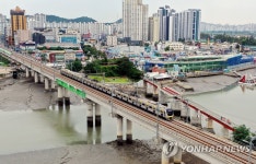 25년만에 인천∼수원 달리는 수인선 전동차