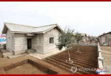 황해북도 수해 현장에 새로 세운 주택…한 달 만에 속도전 복구