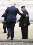트럼프-김정은 하노이 노딜후에도 계속된 친서…판문점 회동으로