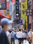 점심시간, 반짝 북적이는 명동 식당골목