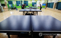탁구장 다시 문 열었지만 썰렁