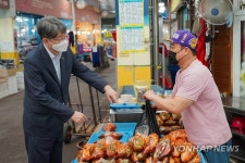 대전 문창시장 방문한 강신욱 통계청장