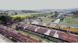 17년 전 문 닫은 주택가 돼지농장 재가동 준비…주민들 반발