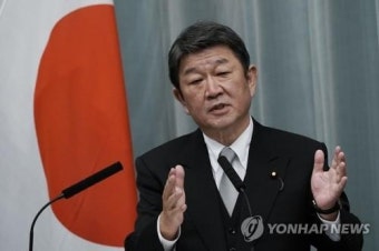 日외무상, 한일 정상 전화회담 