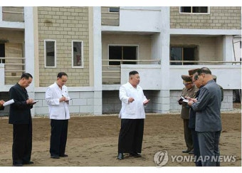 북한 김정은, 강원도 김화군 수해복구현장 현지지도