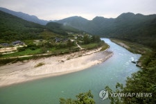 전망대에서 바라본 농암종택