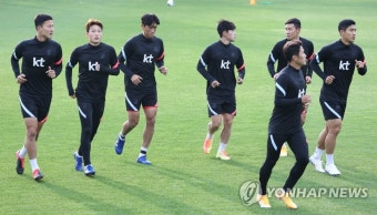 몸 푸는 축구국가대표팀