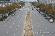 지하철공사 위해 수목 사라진 광주 상무대로