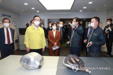 스마트공장 둘러보는 울산시장