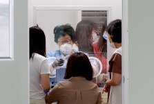 [속보] 서울 18명-경기 17명-인천 4명-대전·전북 각 2명-충남 1명 확진