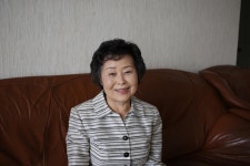봉사엔 정년이 없어요…월드비전서 15년간 편지 번역