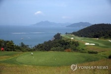 대중골프장 주중 그린피 14만3천원…일본보다 2.3배 비싸