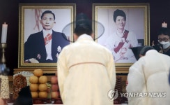 구미서 박정희 전 대통령 41주기 추모제 개최