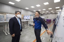윤종원 IBK기업은행장, 태림산업 스마트공장 방문