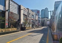 [르포] 손님도 없는데 당분간 문 닫아야 부산 광복로는 적막감만