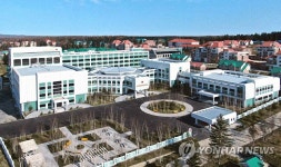 북한 백두산 기슭에 세워진 삼지연시 인민병원