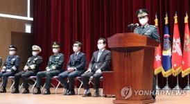 축사하는 김성일 국방대총장