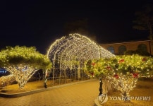 성탄마을로 변신한 공세리 성지성당…코로나 속 위로가 되기를
