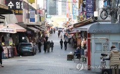 평소보다 한산한 남대문시장