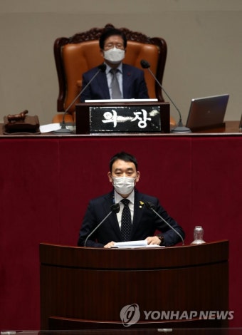 무제한 토론하는 더불어민주당 김용민 의원