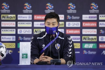 '8년 만에 ACL 결승' 인터뷰하는 김도훈 감독