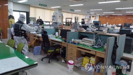 코로나19 집단감염에 텅빈 김제시청 사무실