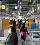 분주한 소래포구 어시장 상인들