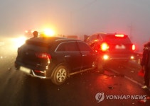 경북 영천 교량서 블랙아이스로 차 18대 연쇄추돌