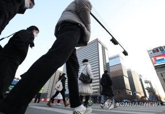 힘차게 발 내디뎌 보는 새해 첫 출근길