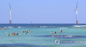 관광객 몰리는 제주 월정리 해변 지정해수욕장으로 거듭난다